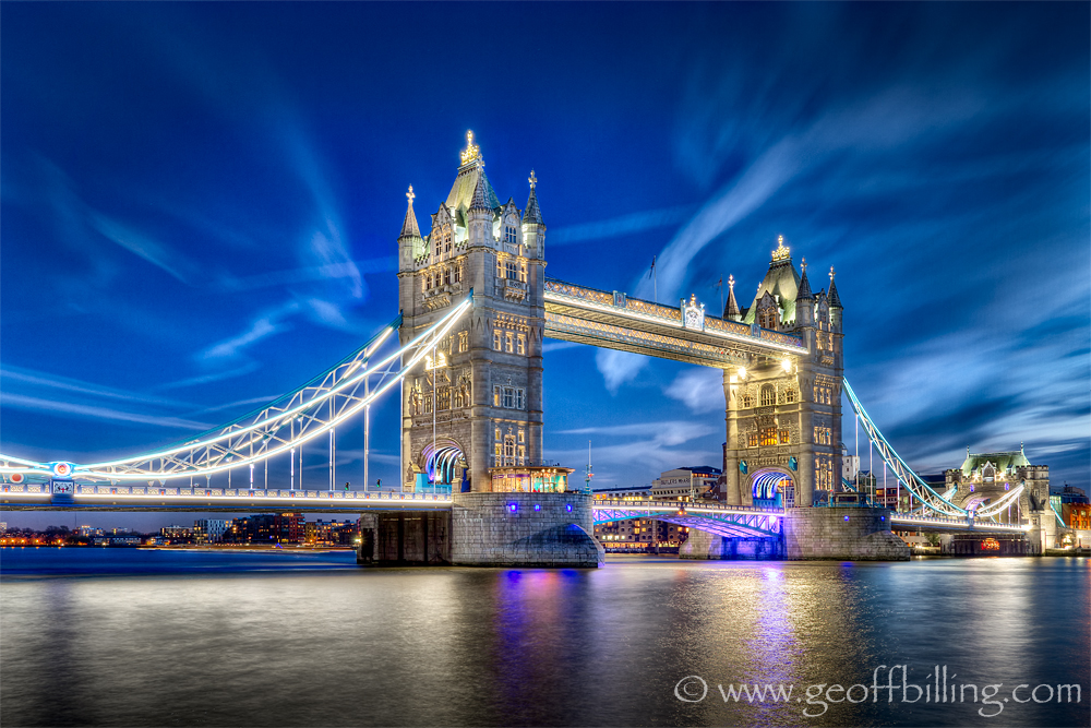 london_tower_bridge_at_night.jpg